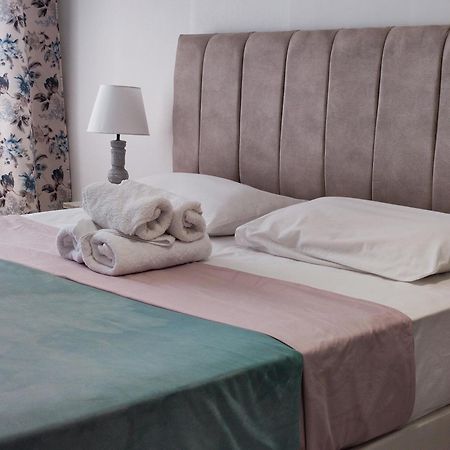 Friendly Guest House Kutaisi Esterno foto