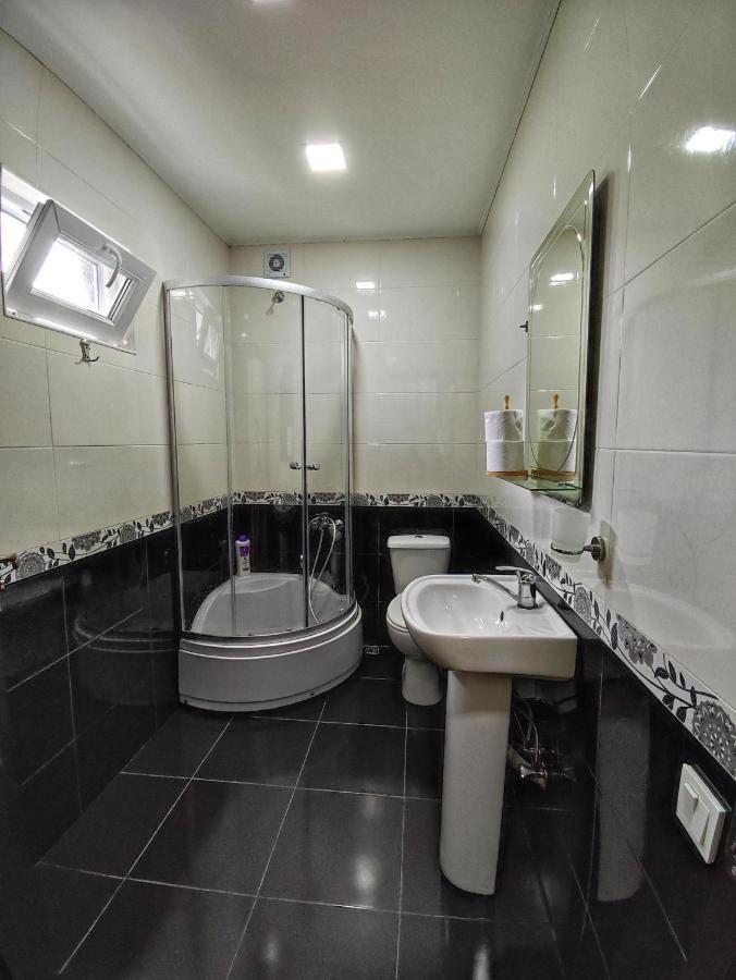 Friendly Guest House Kutaisi Esterno foto