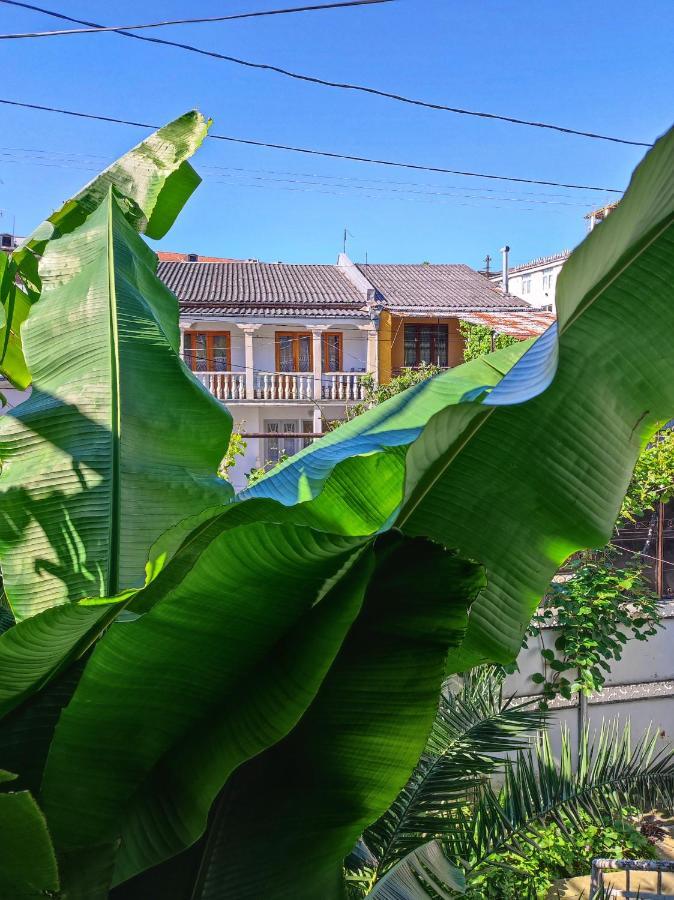 Friendly Guest House Kutaisi Esterno foto